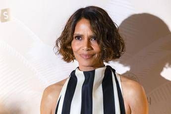 Cannes 2025 effetto dress code Halle Berry costretta a cambiare abito Cannes 2025 effetto dress code Halle Berry costretta a cambiare abito