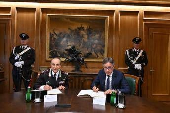 Carabinieri rinnovato protocollo dintesa tra lArma e Poste Italiane Carabinieri rinnovato protocollo dintesa tra lArma e Poste Italiane