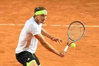 Caso palline agli Internazionali Zverev si lamenta i maestri di tennis lo smentiscono Caso palline agli Internazionali Zverev si lamenta i maestri di tennis lo smentiscono