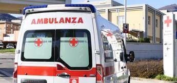 Catania auto si schianta contro un muro muore bimba di 15 mesi Catania auto si schianta contro un muro muore bimba di 15 mesi