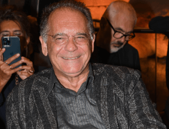 Cecchi Paone il coming out e il marito Simone Con sua figlia siamo una famiglia Cecchi Paone il coming out e il marito Simone Con sua figlia siamo una famiglia