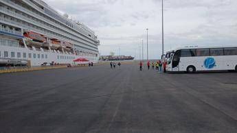Civitavecchia oggi per la prima volta nave crociera ormeggiata a Banchina 33 Civitavecchia oggi per la prima volta nave crociera ormeggiata a Banchina 33