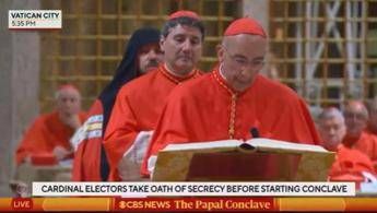 Conclave 2025 arriva la prima gaffe tv il video Conclave 2025 arriva la prima gaffe tv il video