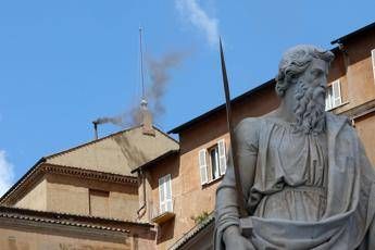 Conclave anche la seconda fumata e nera