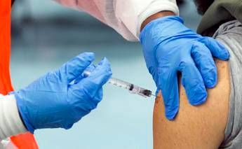 Covid da Fda Usa cambio di rotta sui vaccini solo a over 65 e chi ad alto rischio Covid da Fda Usa cambio di rotta sui vaccini solo a over 65 e chi ad alto rischio