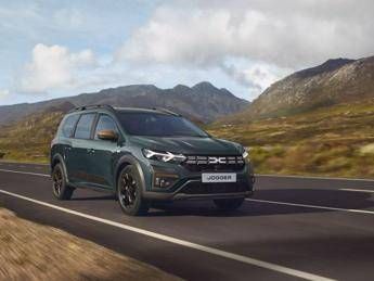 Dacia Jogger oltre 1.000 km di autonomia con un pieno e fino a 7 posti Dacia Jogger oltre 1.000 km di autonomia con un pieno e fino a 7 posti