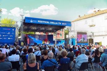 Dogliani anche Formigli e Diego Bianchi ospiti del Festival della tv Dogliani anche Formigli e Diego Bianchi ospiti del Festival della tv