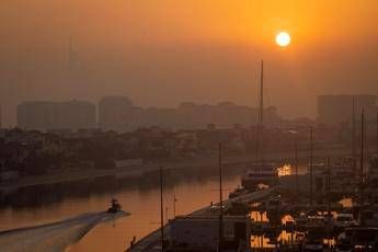 Emirati Arabi Uniti caldo record con oltre 50 gradi a maggio non era mai accaduto Emirati Arabi Uniti caldo record con oltre 50 gradi a maggio non era mai accaduto