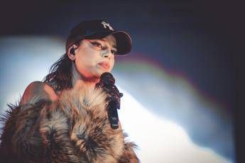 Emma Marrone compie 41 anni il messaggio in lacrime e la dedica al papa Rosario Emma Marrone compie 41 anni il messaggio in lacrime e la dedica al papa Rosario