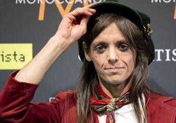 Eurovision oggi il debutto di Lucio Corsi il primo dopo 27 anni a suonare uno strumento sul palco Eurovision oggi il debutto di Lucio Corsi il primo dopo 27 anni a suonare uno strumento sul palco