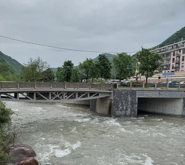 Gardone Val Trompia aperto il nuovo passaggio ciclopedonale di via Mameli Gardone Val Trompia aperto il nuovo passaggio ciclopedonale di via Mameli
