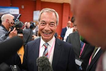 Gb alle amministrative trionfa la destra di Farage notte difficile per i Tory Gb alle amministrative trionfa la destra di Farage notte difficile per i Tory