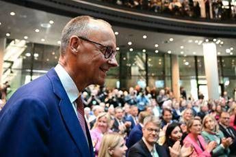 Germania Merz pronto a giurare come cancelliere Bundestag al voto