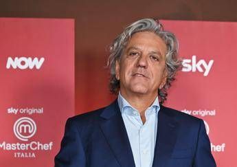 Giorgio Locatelli Ho chiuso la mia locanda dopo 25 anni. I videomessaggi di Barbieri e Cannavacciuolo a Verissimo Giorgio Locatelli Ho chiuso la mia locanda dopo 25 anni. I videomessaggi di Barbieri e Cannavacciuolo a Verissimo