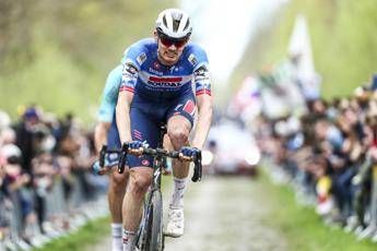 Giro dItalia Asgreen trionfa nella 14esima tappa. Del Toro rimane in rosa Giro dItalia Asgreen trionfa nella 14esima tappa. Del Toro rimane in rosa