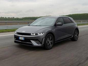 Hyundai IONIQ 5 un viaggio tra storia e futuro Hyundai IONIQ 5 un viaggio tra storia e futuro