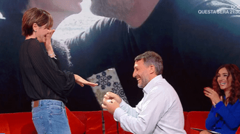 Ilaria Galassi proposta di matrimonio a La volta Buona la sorpresa in diretta Ilaria Galassi proposta di matrimonio a La volta Buona la sorpresa in diretta
