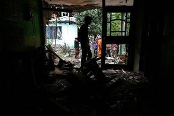 India Pakistan alta tensione nuova ondata di attacchi nella notte