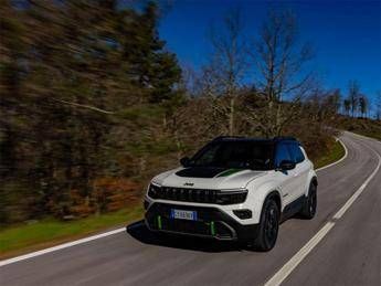 Jeep Avenger guida il mercato italiano Jeep Avenger guida il mercato italiano