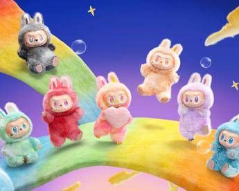Labubu mania blind box di Pop Mart a prezzi folli dai reseller online Labubu mania blind box di Pop Mart a prezzi folli dai reseller online