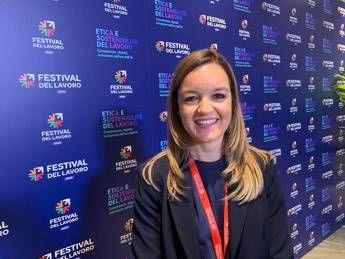 Lavoro Paolieri Consulenti Al Festival di Genova spazio per i giovani e loro futuro Lavoro Paolieri Consulenti Al Festival di Genova spazio per i giovani e loro futuro