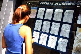 Lavoro a marzo 2025 450mila occupati rispetto al 2024 Lavoro a marzo 2025 450mila occupati rispetto al 2024