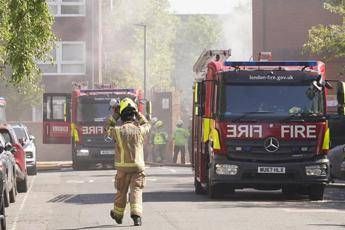 Londra incendio in casa del primo ministro Starmer Londra incendio in casa del primo ministro Starmer