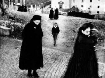 Mario Giacomelli il centenario del maestro della fotografia tra Milano e Roma Mario Giacomelli il centenario del maestro della fotografia tra Milano e Roma
