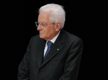 Mattarella visita la tomba di Papa Francesco a Santa Maria Maggiore Mattarella visita la tomba di Papa Francesco a Santa Maria Maggiore