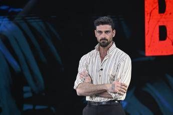 Michele Morrone lo sfogo contro il cinema italiano Avete rotto Michele Morrone lo sfogo contro il cinema italiano Avete rotto