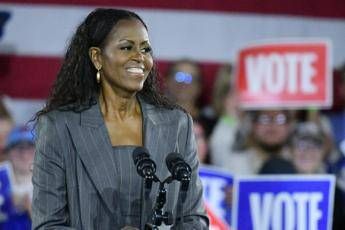 Michelle Obama momento difficile Sono in terapia sto attraversando una transizione Michelle Obama momento difficile Sono in terapia sto attraversando una transizione