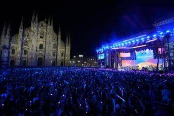 Milano canta Olly e si emoziona con Achille Lauro il Concertone Radio Italia Live