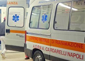 Napoli ascensore precipita 4 persone ferite. Salvate da cavo demergenza Napoli ascensore precipita 4 persone ferite. Salvate da cavo demergenza