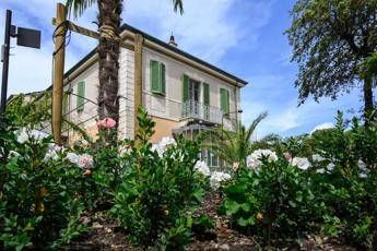 Nel verde di Puccini il giardino della villa torna a incantare Nel verde di Puccini il giardino della villa torna a incantare