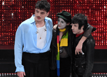 Olly nessun rimpianto per lEurovision il concerto a Molfetta e il messaggio per Lucio Corsi Olly nessun rimpianto per lEurovision il concerto a Molfetta e il messaggio per Lucio Corsi