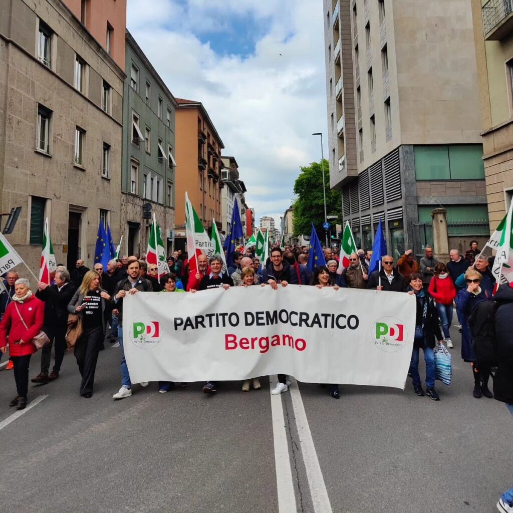 PD Bergamo in corteo PD Bergamo in corteo