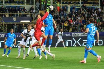 Parma Napoli 0 0 e Inter Lazio 2 2 azzurri vedono scudetto Parma Napoli 0 0 e Inter Lazio 2 2 azzurri vedono scudetto