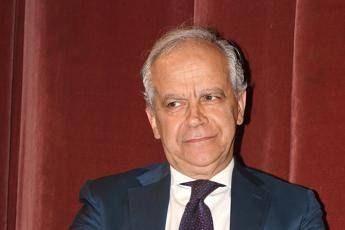 Piantedosi Snodo tra livello centrale e territoriale senza sostituire centralismo nazionale Piantedosi Snodo tra livello centrale e territoriale senza sostituire centralismo nazionale