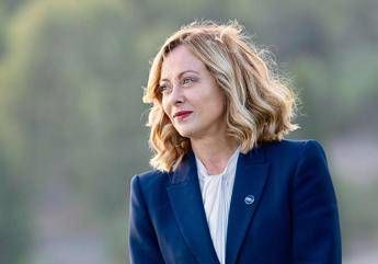 Quirinale Meloni al ricevimento del 2 giugno il toc toc con Bonelli e i selfie Quirinale Meloni al ricevimento del 2 giugno il toc toc con Bonelli e i selfie