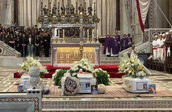 Ragazzi uccisi a Monreale dolore e applausi ai funerali di Salvo Andrea e Massimo Ragazzi uccisi a Monreale dolore e applausi ai funerali di Salvo Andrea e Massimo