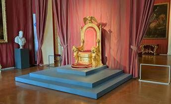 Restaurato il trono del Palazzo Reale di Napoli Restaurato il trono del Palazzo Reale di Napoli