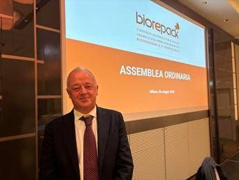 Rifiuti per le bioplastiche compostabili il riciclo sfiora il 58 Rifiuti per le bioplastiche compostabili il riciclo sfiora il 58
