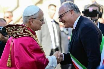 Roma Papa Leone XIV in Campidoglio Per voi e con voi sono romano Roma Papa Leone XIV in Campidoglio Per voi e con voi sono romano