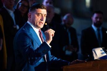 Romania Simion chiede lannullamento del voto delle elezioni presidenziali Romania Simion chiede lannullamento del voto delle elezioni presidenziali