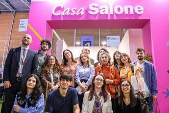 Salone Libro e Gruppo FS premiati vincitori concorso letterario AR Andata e racconto Salone Libro e Gruppo FS premiati vincitori concorso letterario AR Andata e racconto