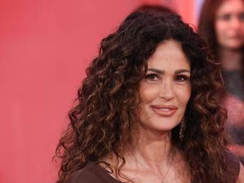 Samantha De Grenet insultata per i ritocchini Un cessettino ma potevo farmi aiutare loro Samantha De Grenet insultata per i ritocchini Un cessettino ma potevo farmi aiutare loro