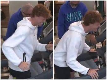 Sinner che risate a Parigi Jannik in lacrime sul tapis roulant Video Sinner che risate a Parigi Jannik in lacrime sul tapis roulant Video