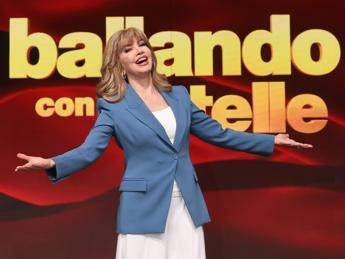 Sognando. Ballando con le stelle stasera 9 maggio tutto quello che ce da sapere Sognando. Ballando con le stelle stasera 9 maggio tutto quello che ce da sapere