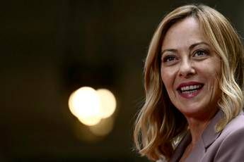 Sondaggio partiti Vis Factor Emg FdI primo avanzano Pd Forza Italia e Avs. Meloni leader con piu consensi