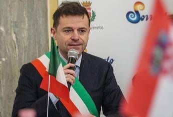 Sorrento arrestato il sindaco accusato di intascare mazzette Sorrento arrestato il sindaco accusato di intascare mazzette